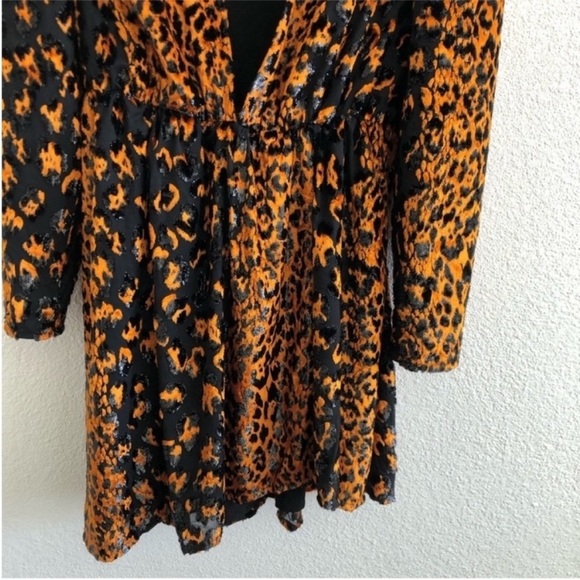 NBD Edie Long Sleeve Velvet Mini Dress Natural Leopard NWT - Picture 4 of 8